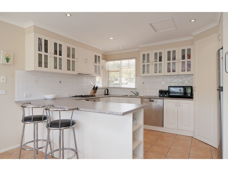 8 Wembley Close, Mooroolbark VIC 3138
