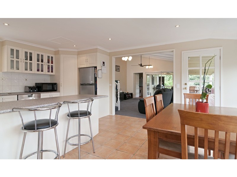 8 Wembley Close, Mooroolbark VIC 3138