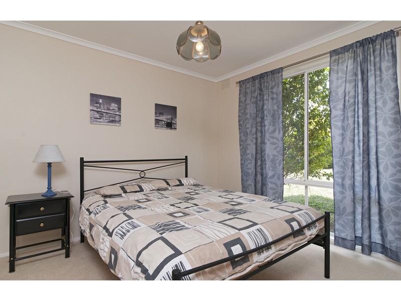 8 Wembley Close, Mooroolbark VIC 3138