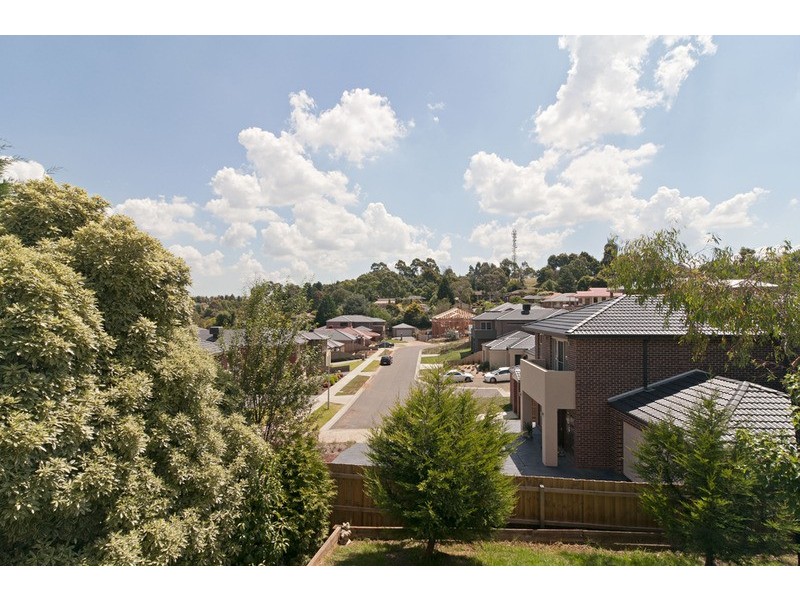 8 Wembley Close, Mooroolbark VIC 3138