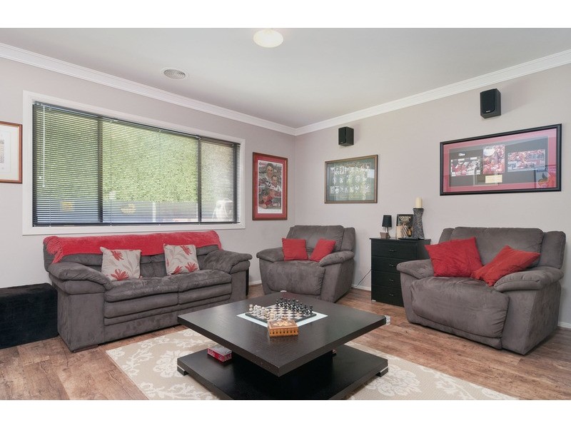 35 Larbert Road, Mooroolbark VIC 3138