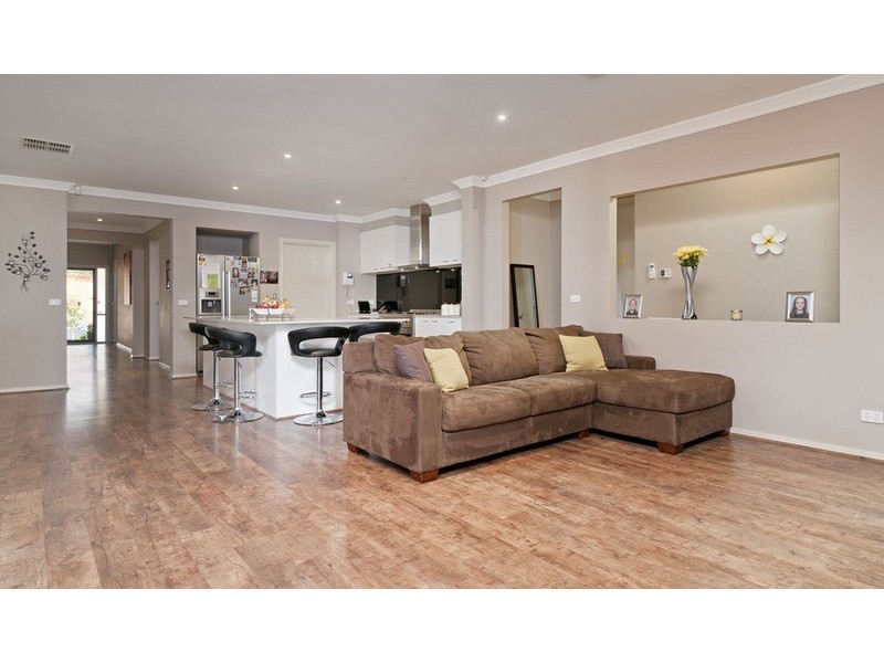 35 Larbert Road, Mooroolbark VIC 3138