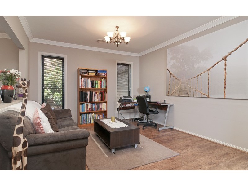 35 Larbert Road, Mooroolbark VIC 3138