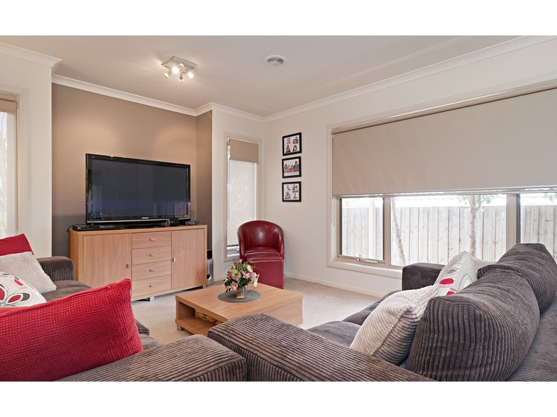1 Peter Court, Mooroolbark VIC 3138