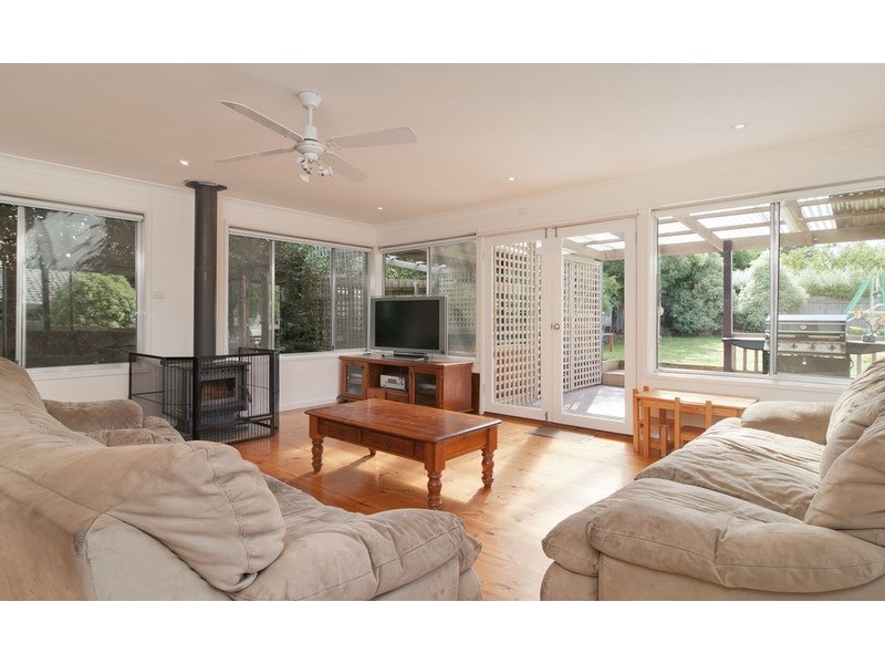 142 Hayrick Lane, Mooroolbark VIC 3138