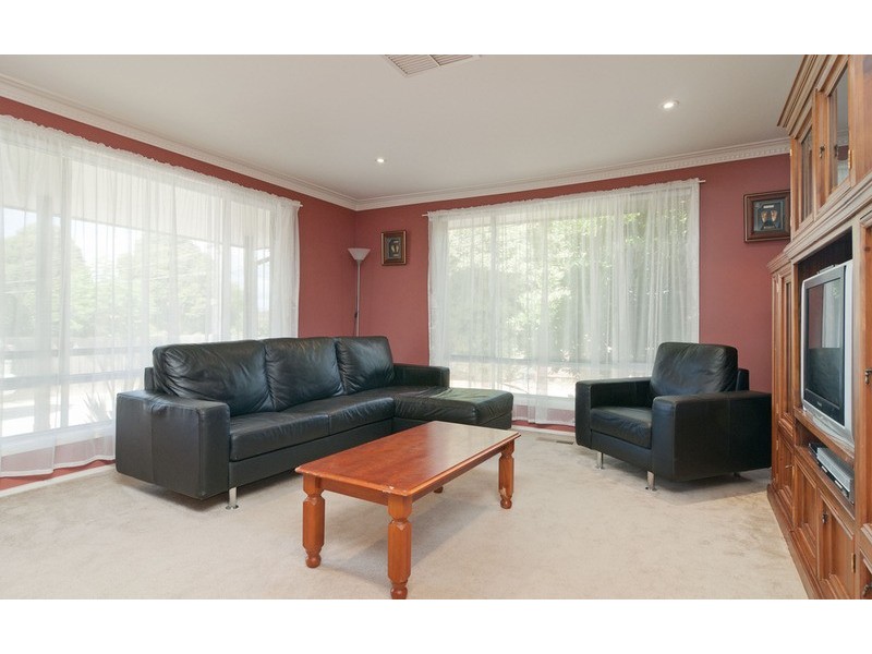 142 Hayrick Lane, Mooroolbark VIC 3138