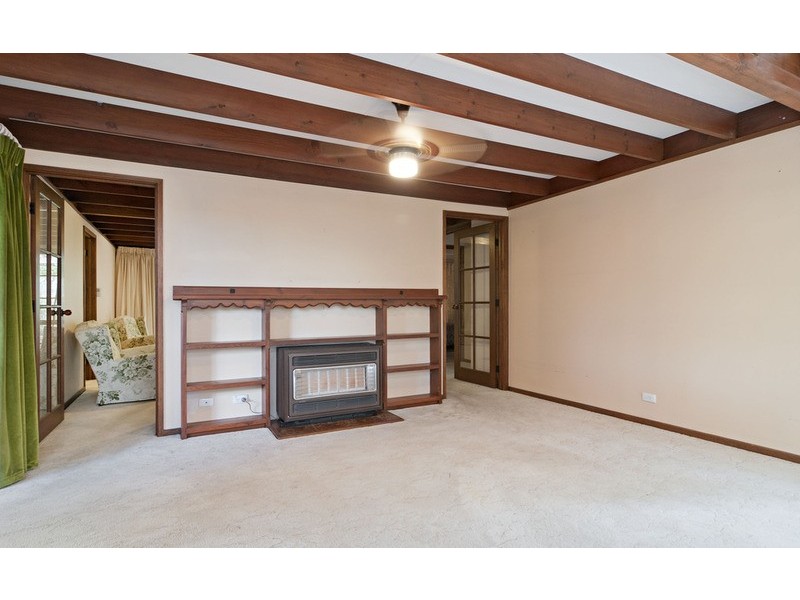 31 Mount View Parade, Mooroolbark VIC 3138