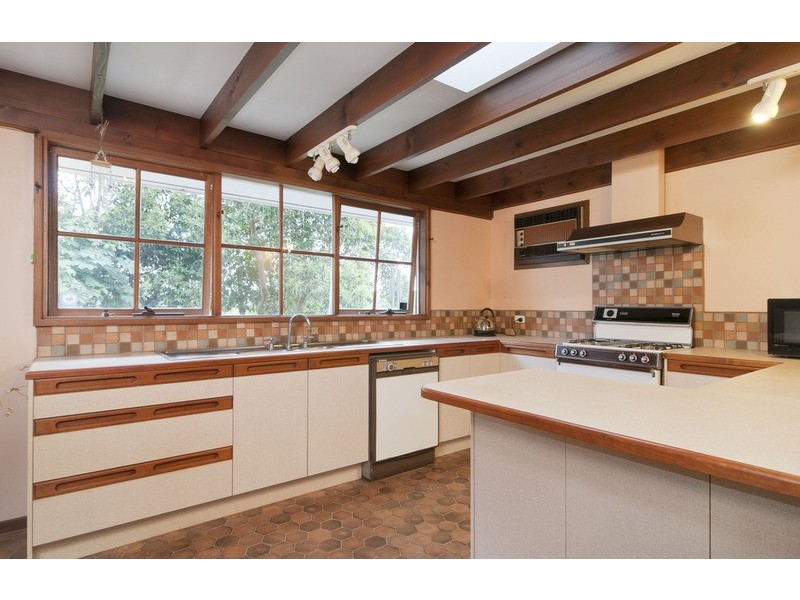 31 Mount View Parade, Mooroolbark VIC 3138