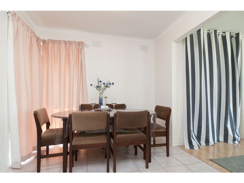 4 Nambour Drive, Mooroolbark VIC 3138