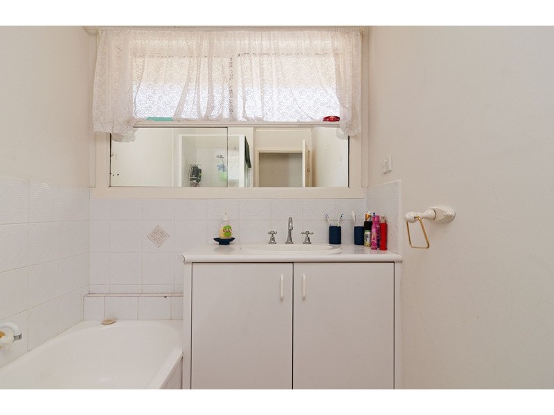 4 Nambour Drive, Mooroolbark VIC 3138