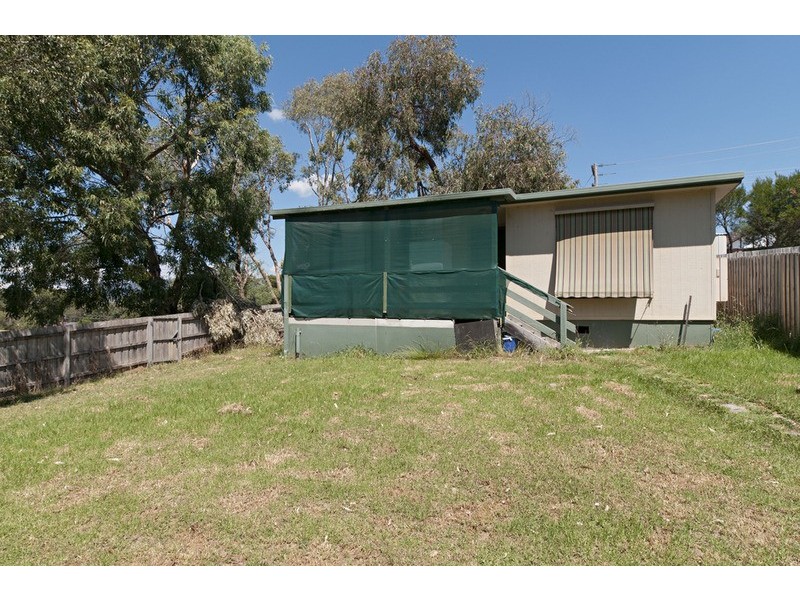 4 Nambour Drive, Mooroolbark VIC 3138