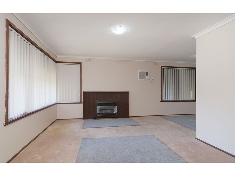 11 Lansell Road, Mooroolbark VIC 3138