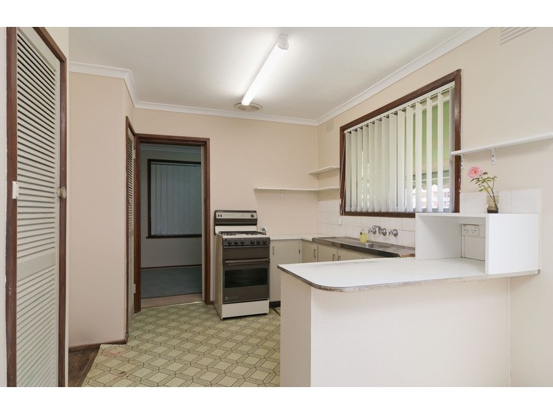 11 Lansell Road, Mooroolbark VIC 3138