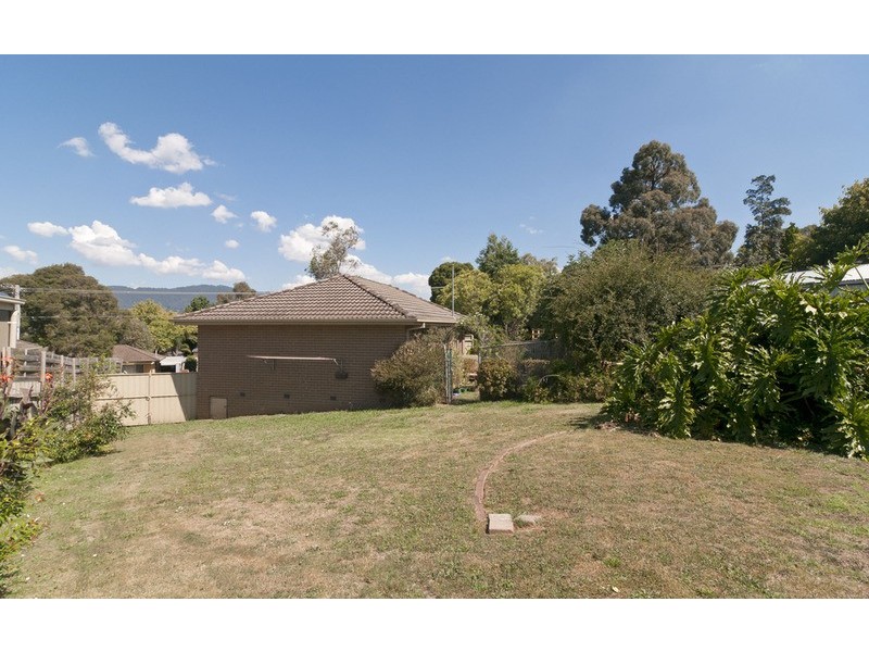 11 Lansell Road, Mooroolbark VIC 3138
