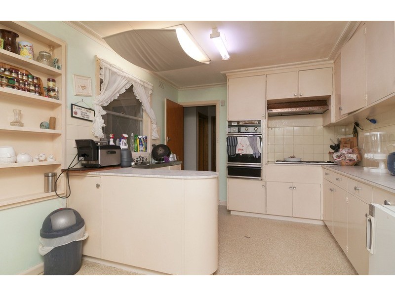 35 Sweetland  Road, Mooroolbark VIC 3138