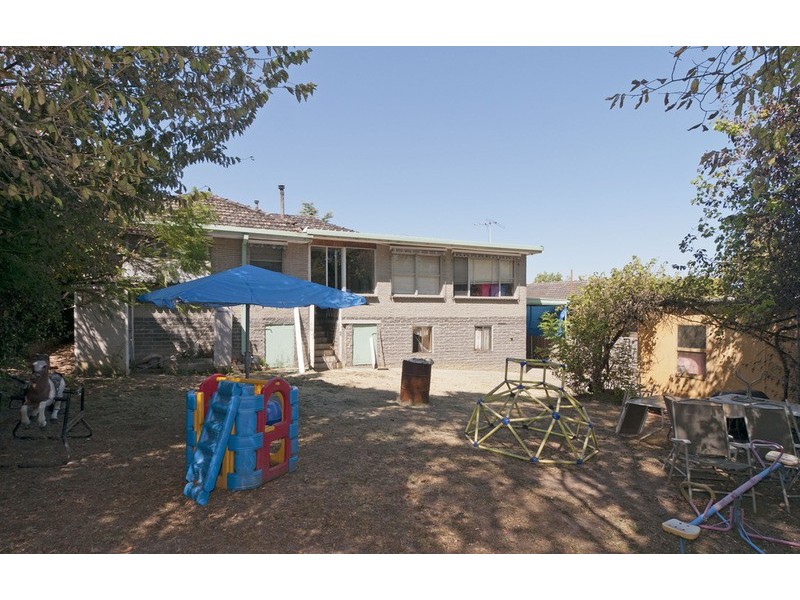 35 Sweetland  Road, Mooroolbark VIC 3138