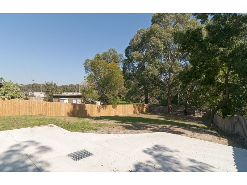 2/41 Esther Crescent, Mooroolbark VIC 3138