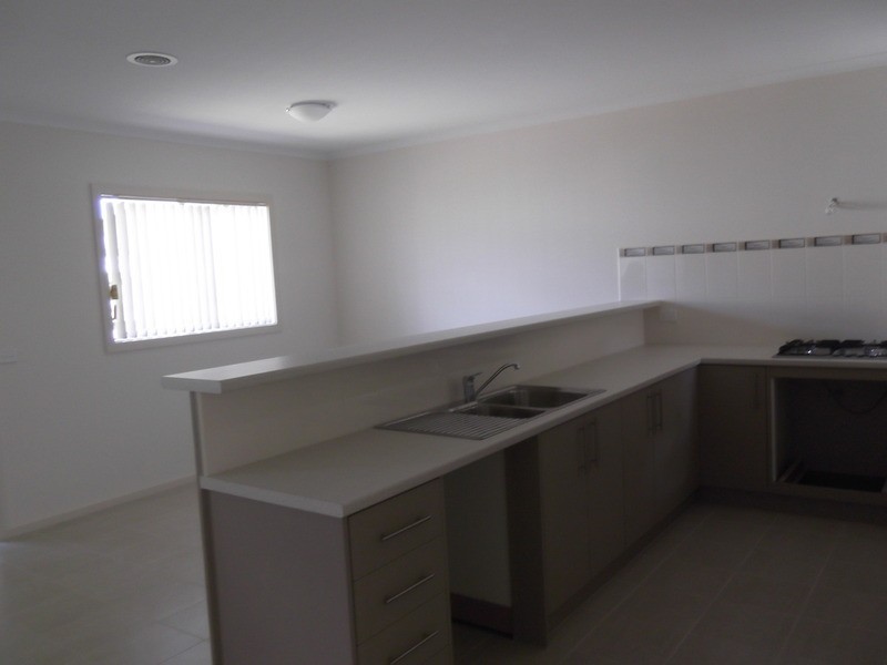 7/10-12  Urana Street, Kilsyth VIC 3137