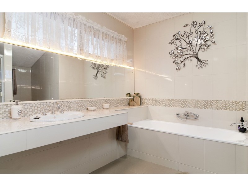 49 St Andrews Drive, Chirnside Park VIC 3116