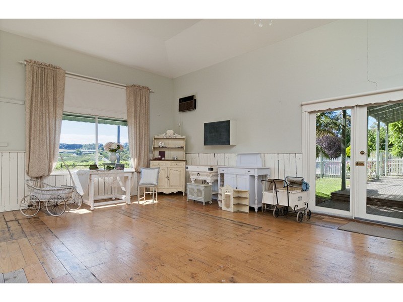 2 Beenak Road, Wandin North VIC 3139