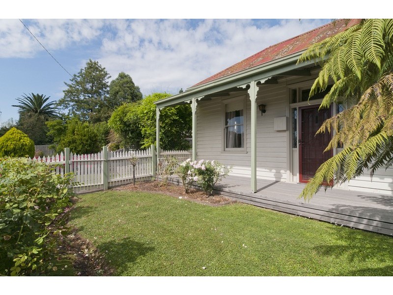 2 Beenak Road, Wandin North VIC 3139