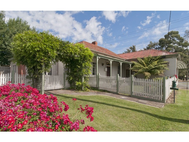 2 Beenak Road, Wandin North VIC 3139