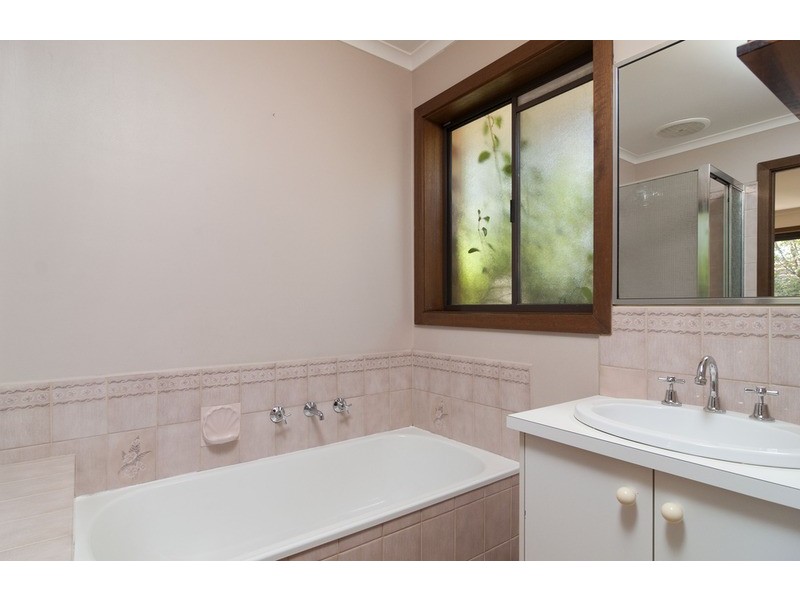 27 Trafalgar Crescent, Lilydale VIC 3140
