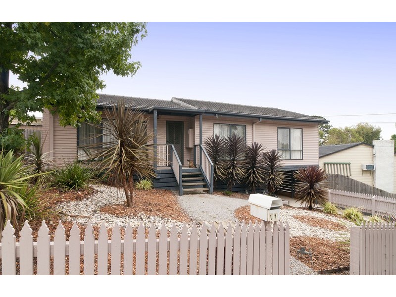 11 Coolabah Street, Mooroolbark VIC 3138