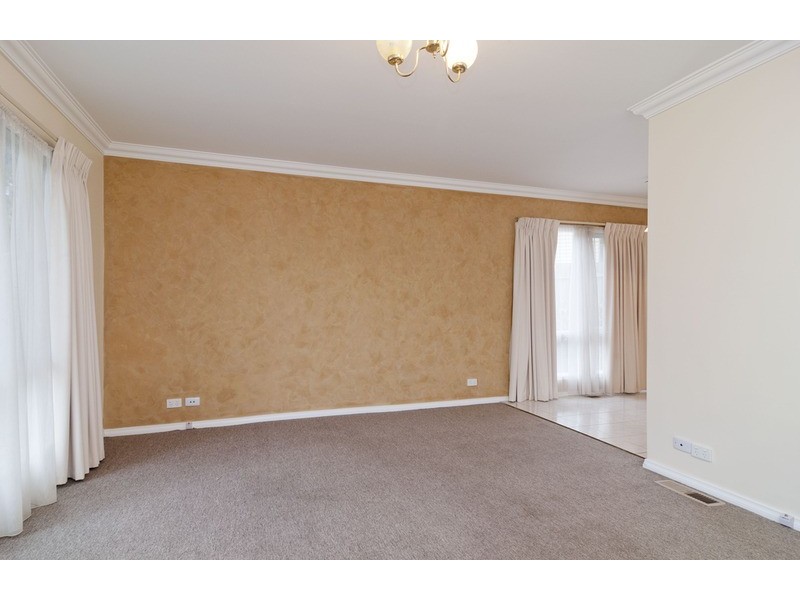 11 Coolabah Street, Mooroolbark VIC 3138