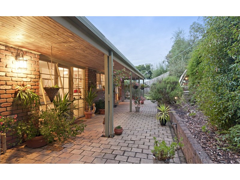 63 Johns Crescent, Mount Evelyn VIC 3796