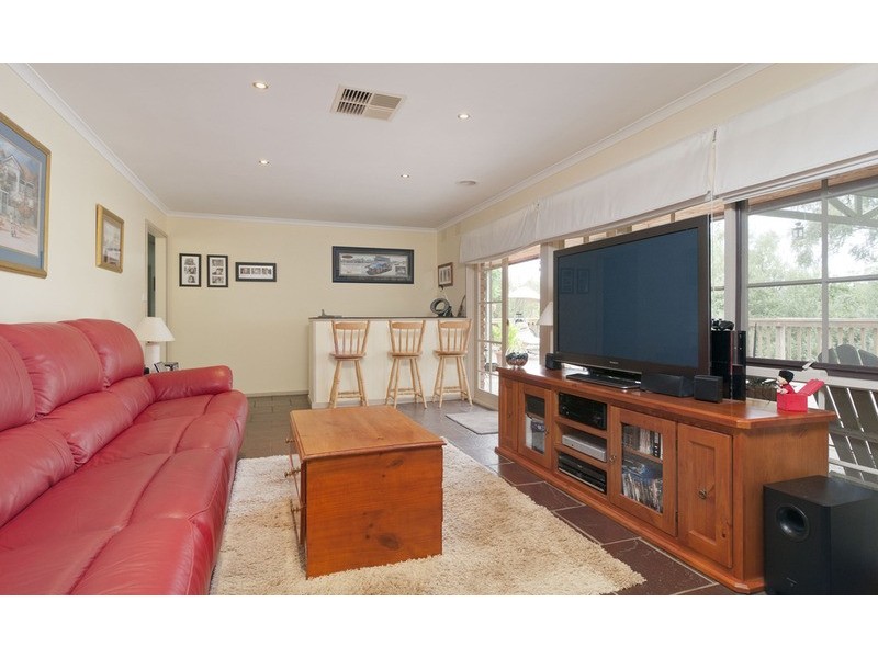 63 Johns Crescent, Mount Evelyn VIC 3796