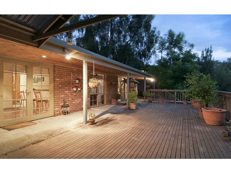 63 Johns Crescent, Mount Evelyn VIC 3796