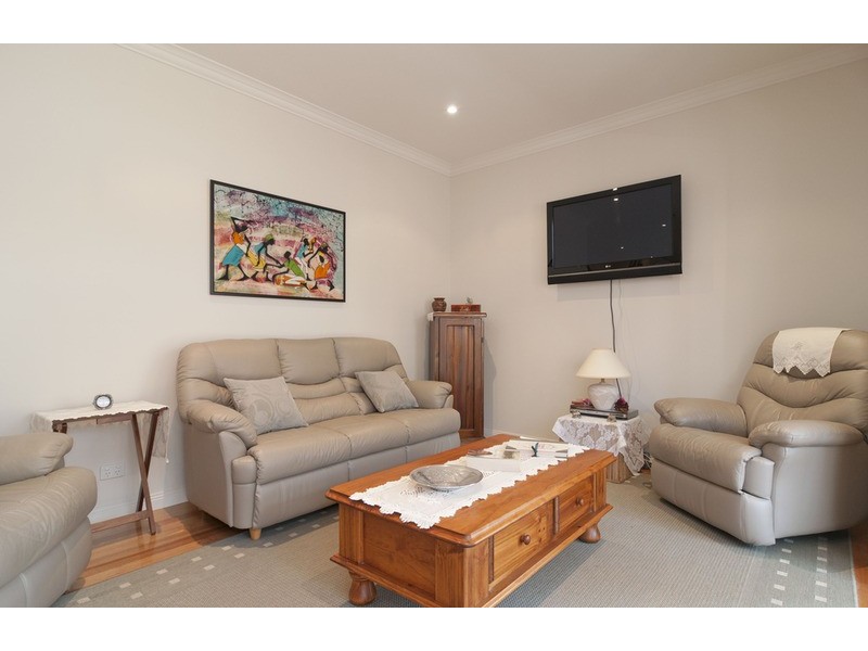 8 Greenville Street, Mooroolbark VIC 3138