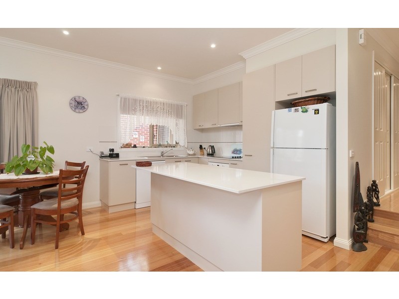 8 Greenville Street, Mooroolbark VIC 3138