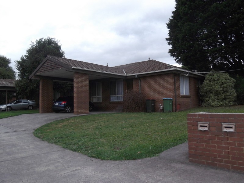 1/65 Hewish  Road, Croydon VIC 3136