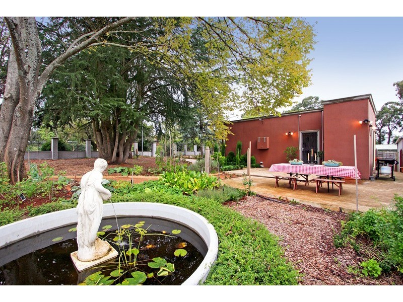 10 Bourbon  Street, Silvan VIC 3795