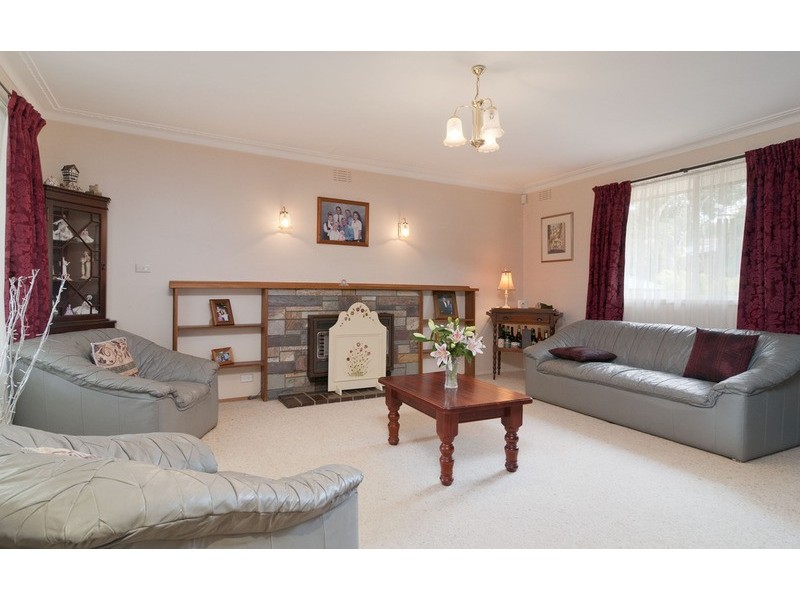 27 Grayling Crescent, Croydon VIC 3136