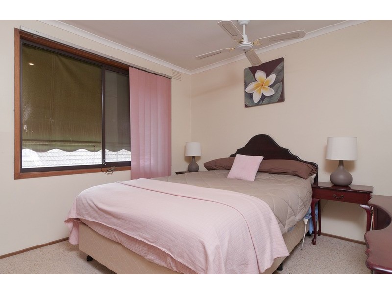 27 Grayling Crescent, Croydon VIC 3136