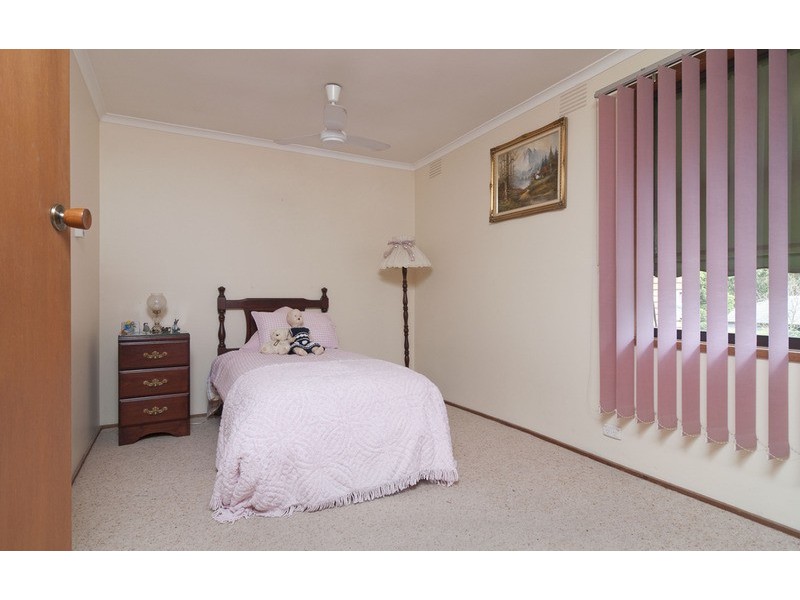 27 Grayling Crescent, Croydon VIC 3136