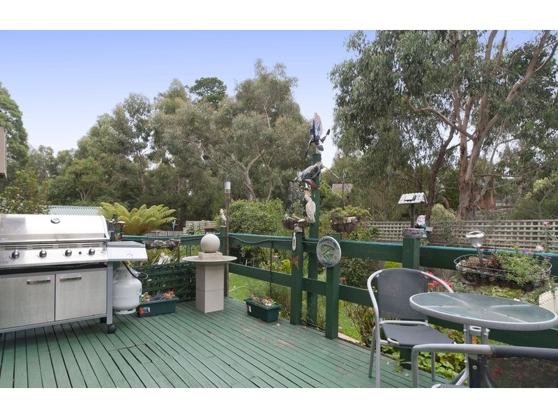 27 Grayling Crescent, Croydon VIC 3136