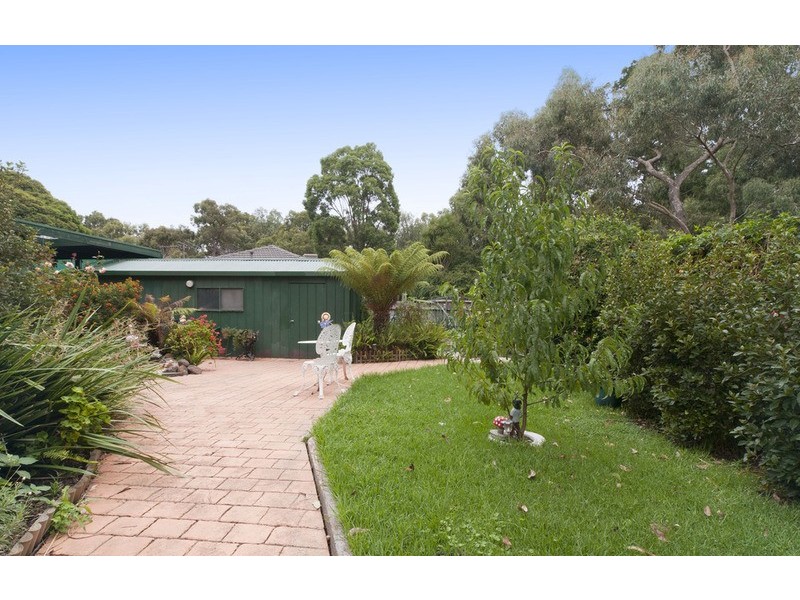 27 Grayling Crescent, Croydon VIC 3136