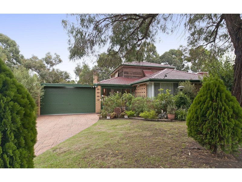 27 Grayling Crescent, Croydon VIC 3136