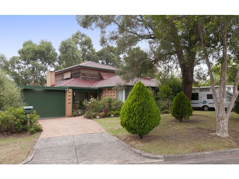 27 Grayling Crescent, Croydon VIC 3136