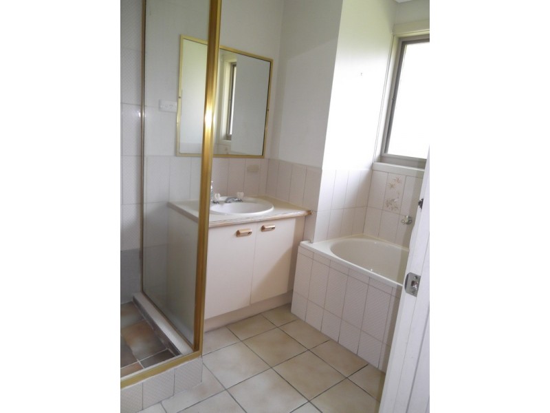 4/18 Surrey Road West, Croydon VIC 3136