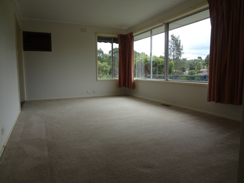 50 Greenslopes Drive, Mooroolbark VIC 3138