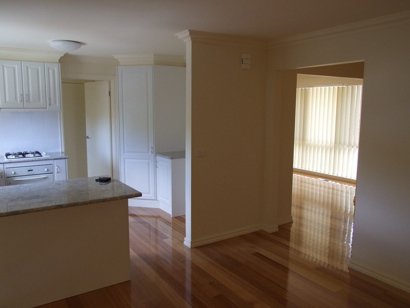 3/12 Ryland  Avenue, Croydon VIC 3136
