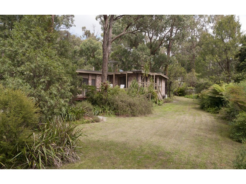 21 Heathfield Grove, Montrose VIC 3765