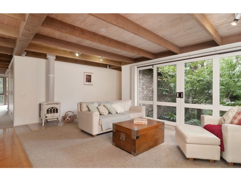 21 Heathfield Grove, Montrose VIC 3765