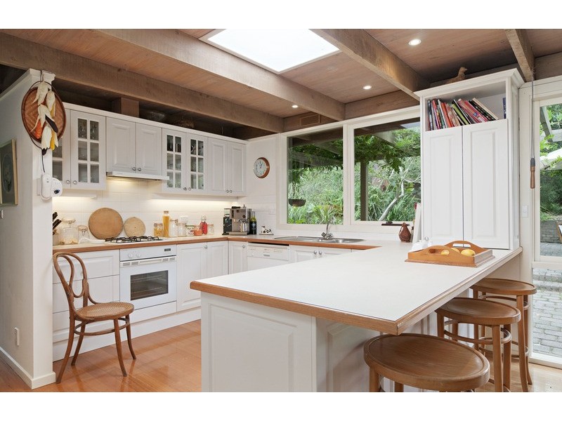21 Heathfield Grove, Montrose VIC 3765