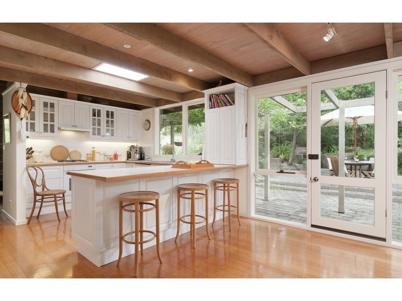 21 Heathfield Grove, Montrose VIC 3765